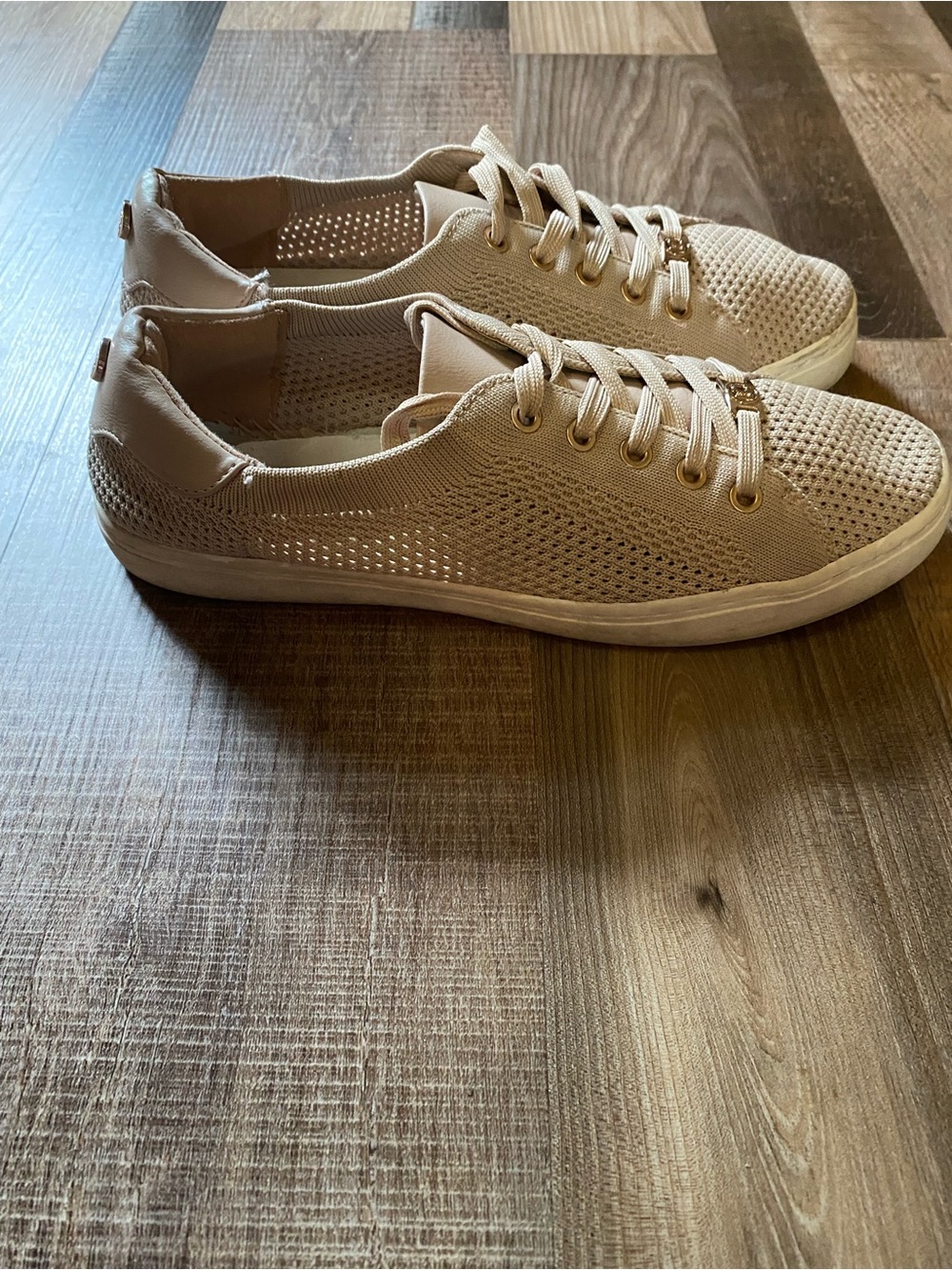 Liz Claiborne Women's Knit Low-Top Sneakers in Light Beige